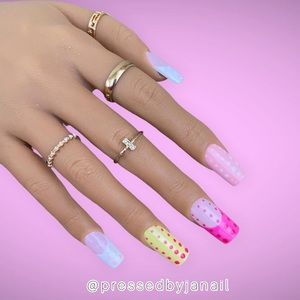 Spring dotted press on nails